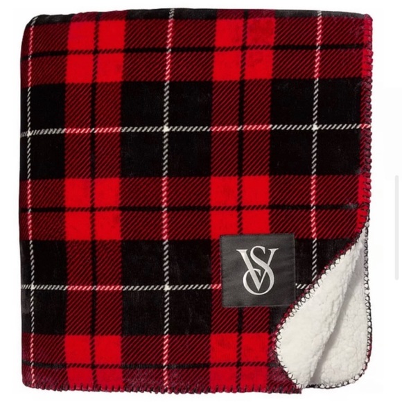 🆕 RESERVED FB 2PC VICTORIA'S SECRET VS PLAID TOTE & COZY BLANKET THROW CHRISTMAS - Picture 6 of 12